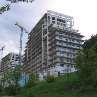 1441878664106-tampa-gardens-brasov