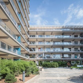 1470657691167-9ae1beb7bd-s4