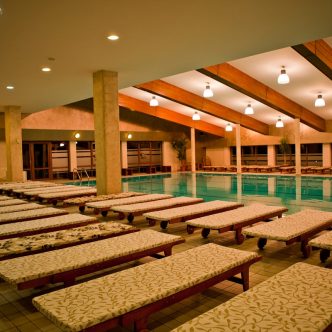 1470659813154-apollospa-s4