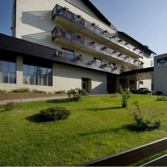 1470743950199-hotelclermont1big740-s4