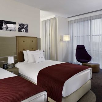 1470744361333-omrdtdiroomsfullstandardtwin01-s4