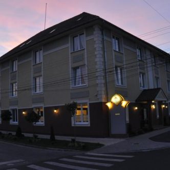 147074446858-13706140-s4