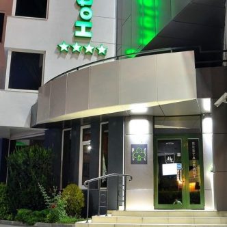 1470744539253-42jpg1140x48102305937-s4