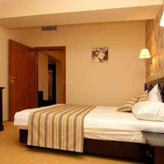 1470744540416-13635773-s4