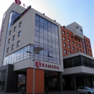 147074638569-ramada-s4