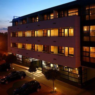 147074644859-3123285105z-s4