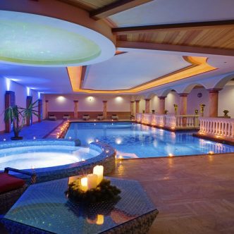 147081586996-piscinacoperta-s4