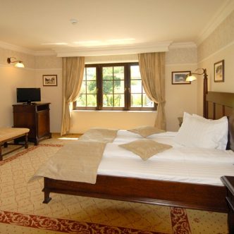 1470817089259-8fb08dafb98214c4195cc731fcf7c49a4-s4