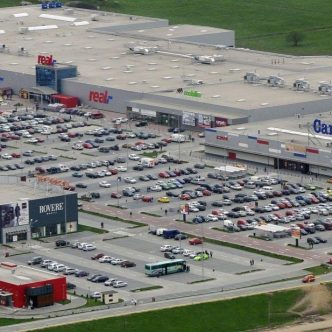 1470817566210-16ec5334bc0c4e5446e36a20904b7642d10e538c-s4