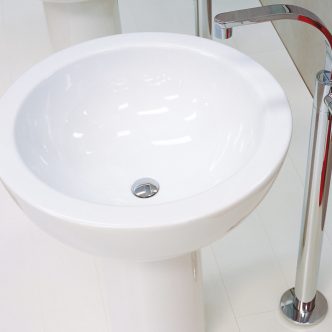 one-basin-mixer-free-standing-1